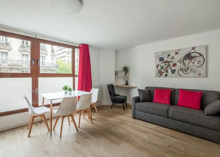 Apartment Bright And Cosy Flat At The Heart Of In A Trendy District - Welkeys Paris